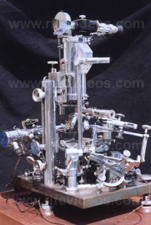 Universal Microscope 17