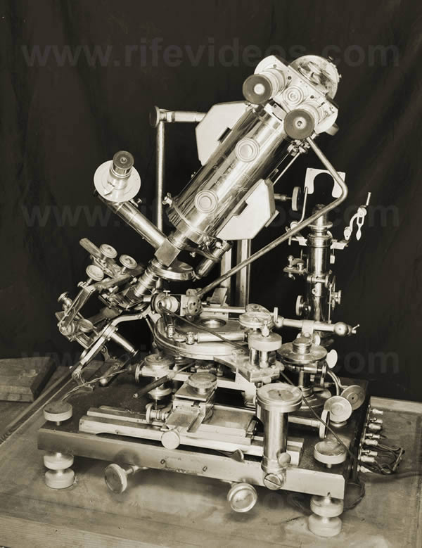 The Universal Microscope