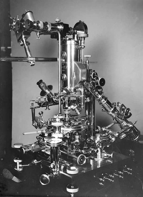 Universal Microscope